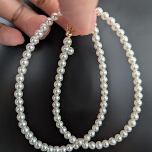 Glass Pearl White Round Beads Bracelet and Necklace