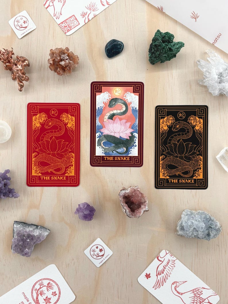 Orm Zodiac Tarot-klistermärke Vattentätt kinesiskt nyårsklistermärke för dekoration 2025 Lunar New Year vinylklistermärke Orm stansat klistermärke Orm Tarot bild 1