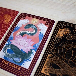 Orm Zodiac Tarot-klistermärke Vattentätt kinesiskt nyårsklistermärke för dekoration 2025 Lunar New Year vinylklistermärke Orm stansat klistermärke Orm Tarot bild 7