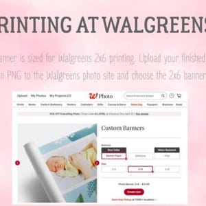 K&ouml;nnte beinhalten: Bild zur Werbung f&uuml;r die Fotodruckdienste von Walgreens. Der Text lautet &bdquo;PRINTING AT WALGREENS&ldquo;. Anweisungen f&uuml;r den 2x6-Bannerdruck werden bereitgestellt, mit einem Screenshot der Walgreens-Website, die Banneroptionen zeigt. Der Hintergrund ist ein zartrosa Aquarell.