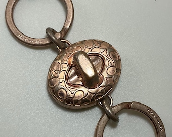 A Rare Vintage Y2K Coach Rose Gold Sig Turnlock Valet Keychain Keyring Key Fob