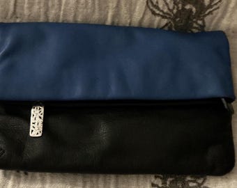 En mycket sällsynt tvåfärgad Brighton Bloc-väska i läder med vikbar kuvertväska