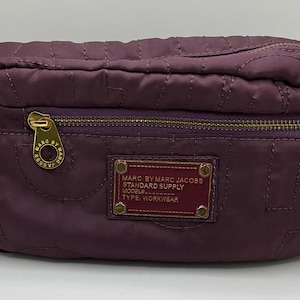 A Very Rare Burgundy Marc By Marc Jacobs Zip Make-up Cosmetic Bag