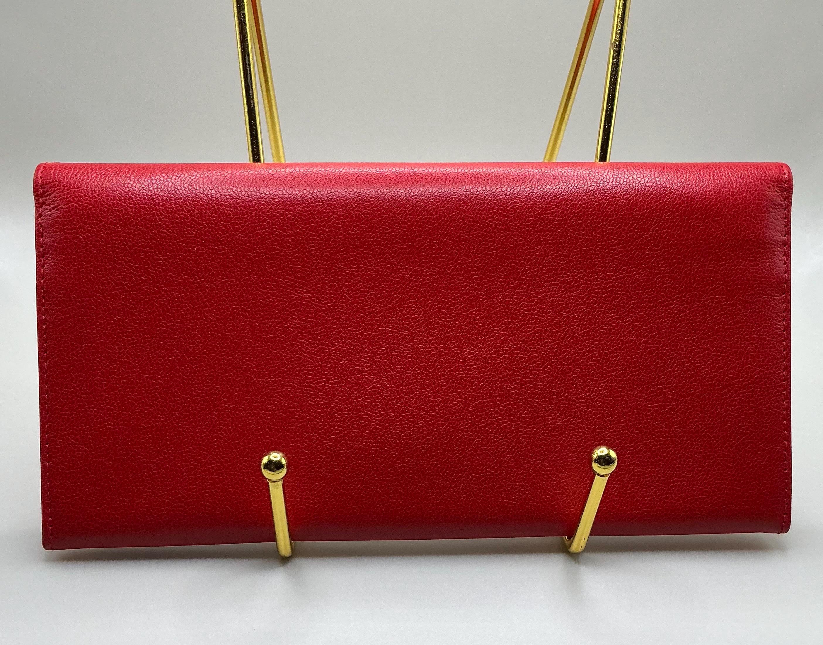 A Rare HTF Beautiful Vintage Nina Ricci NWOT Fire Engine Red