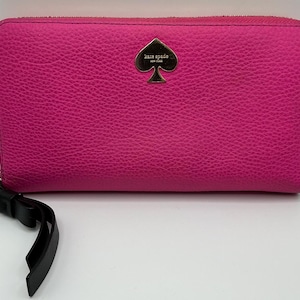 A Rare HTf Beautiful Leather Kate Spade Hot Pink Zip Around Clutch Wallet