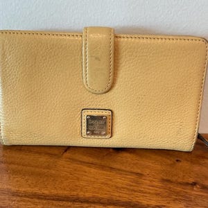 A Rare Vintage Yellow Leather Dooney & Bourke Snap HTF Wallet