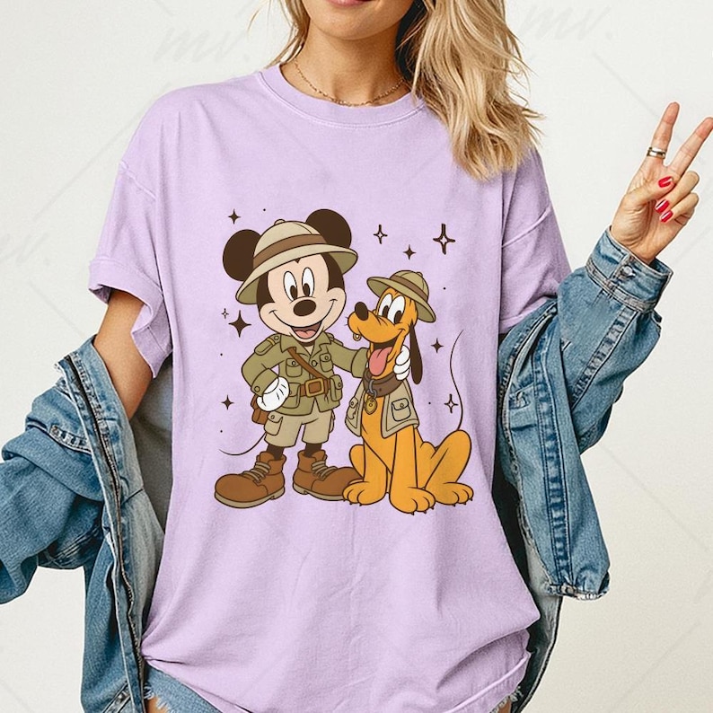 Mickey Mouse and Pluto Safari Hat Shirt, Disney Animal Kingdom Trip T-shirt immagine 2