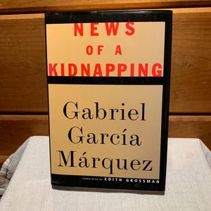 Noticia de un secuestro de Gabriel García Márquez. Tapa dura Primera edición americana publicada por Alfred A. Knopf 1997