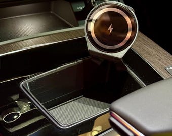 Soporte ergonómico para cargador de teléfono en ángulo para Audi Q5/SQ5/A5/A4 B9.5 (2020+), fácil acceso al portavasos.