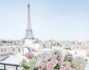 Paris Fotografie - Ein Paris Balkon, Eiffelturm, Rosen, Reise Fine Art Fotografie, Französisches Wohndekor, Große Wandkunst