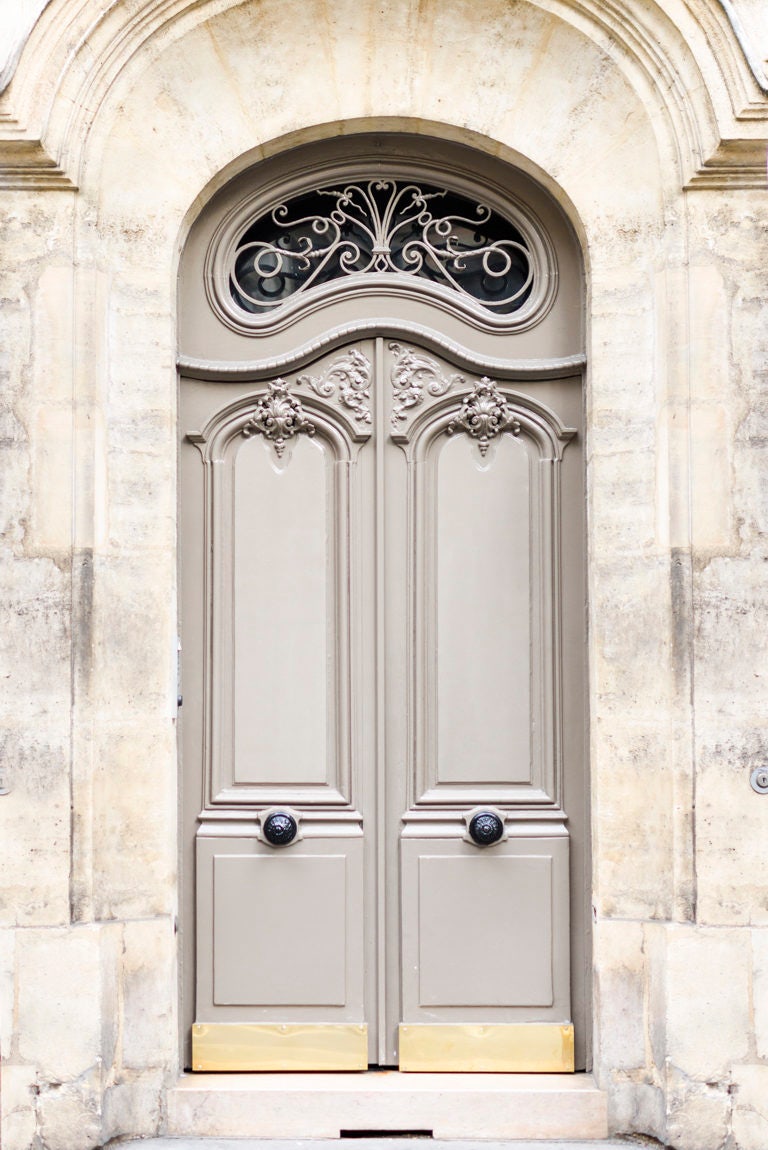 Двери в париже