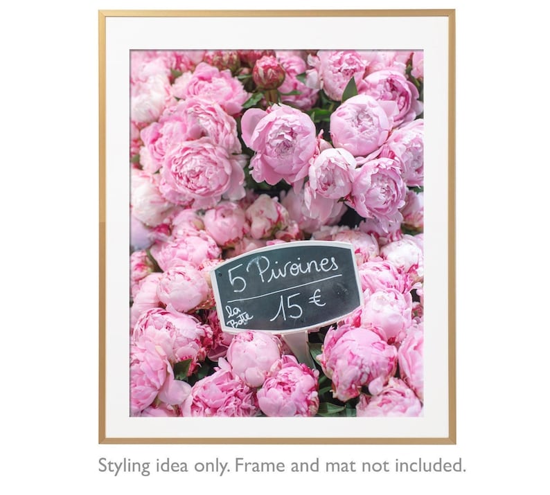 Parispionfotografi - Pionförsäljaren, Vertikal Stor Väggkonst, Resefotografi, Blommig Fransk Heminredning bild 1