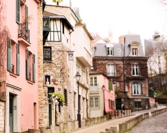 Fotografía de París: Calle en Montmartre, Francia. Fotografía de viajes. Decoración del hogar francesa. Arte mural grande.