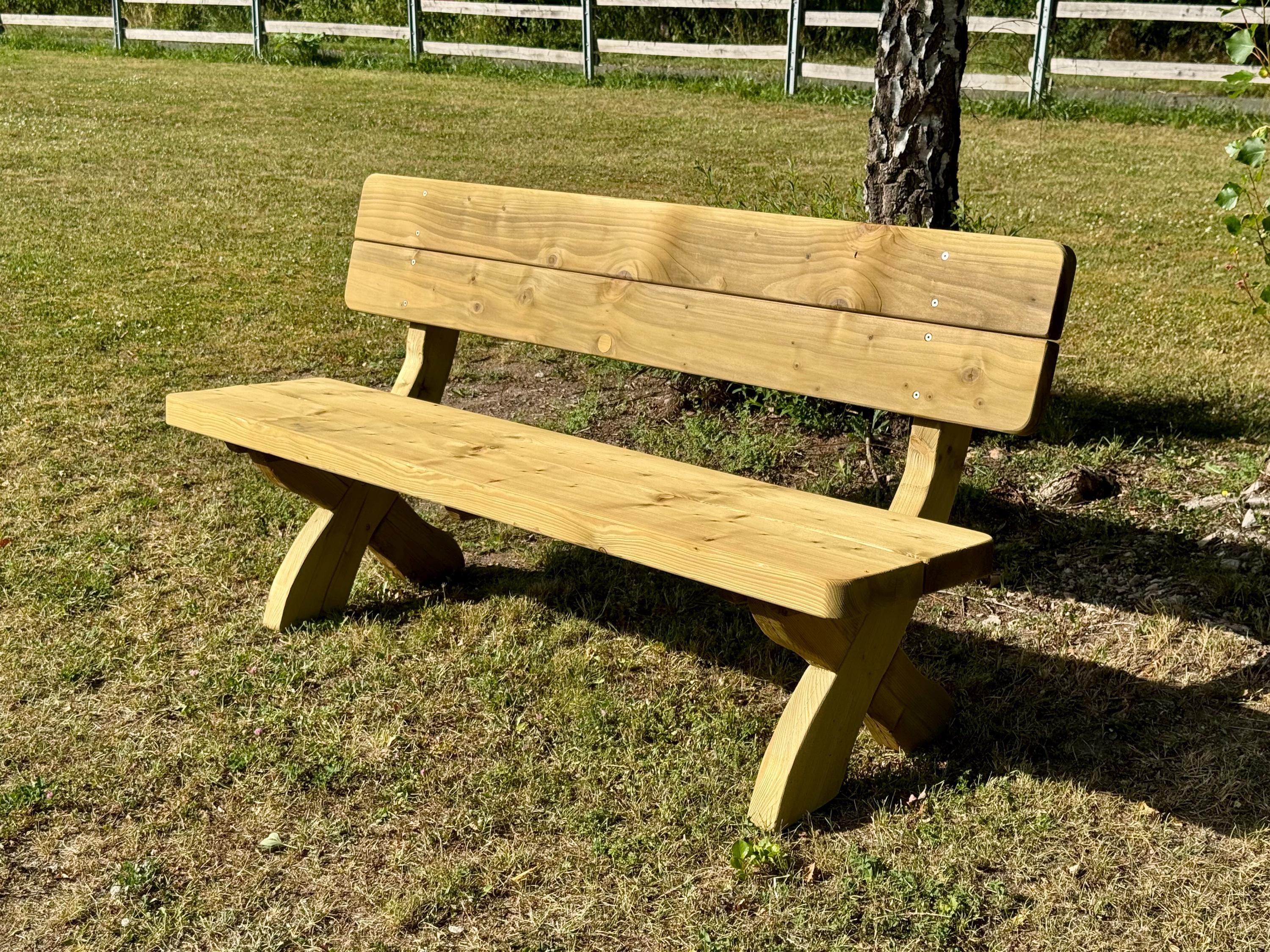 Gartenbank Holz massiv imprägniert wetterfest | Sitzbank Outdoor handgefertigt rustikal | Hennetal Bank aus Sauerländer Holz 170/190 cm