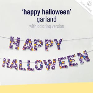 Puede incluir: Una guirnalda morada de Halloween con las palabras "HAPPY HALLOWEEN" en letras grandes e individuales. Las letras están estampadas con huesos, fantasmas y otros diseños temáticos de Halloween. La guirnalda está suspendida por un hilo fino sobre un fondo blanco.