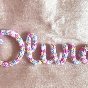 Decoración de pared con nombre o palabra tejida, personalizada, para habitación infantil, con acento decorativo, letras cursivas, arte de fibra