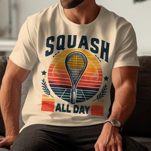 Vintage Squash Racket Graphic T-Shirt: Sports Enthusiast Tee