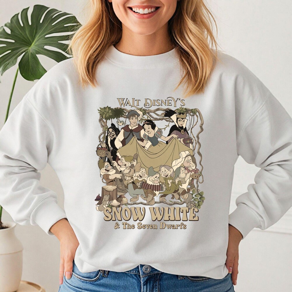 Princess Snow White Family Sweatshirt, Disney Snow White & The Seven Dwarfs Hoodie, Vintage Walt Disney'S Family Trip Sweatshirts New Fashion