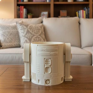 Astro Droid Planter with water level indicator