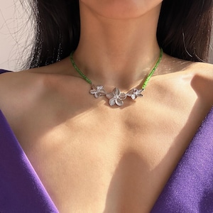 Floral Pendant Necklace, Vivid Green Beaded Gem Choker, Dainty Gemstone Necklace with Flower Pendant, Green Beaded Necklace, Gift for Her
