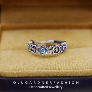 Anillo de pétalos vintage con doble letra en plata S925, banda abierta ajustable