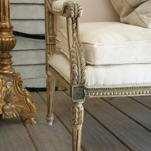 luxe Louis XVI settee image 5