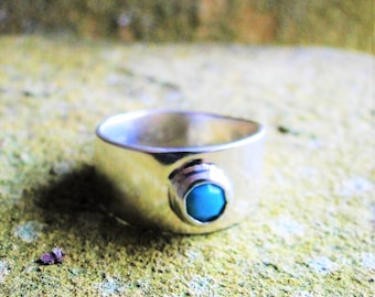 Asymmetric silver ring with Turquoise UK size P