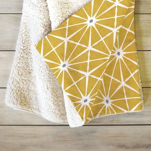 Throw Blanket / Mid Century Modern Blanket / Fleece Blanket / Yellow Blanket / Retro Decor / Cozy Blanket / Mid Century / Couch Blanket
