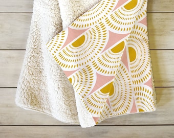 Soft Fleece Throw Blanket / Geometric Blanket / Retro Home Decor / Cozy Blanket / Pink Throw Blanket / Couch Blanket / Boho Blanket / Pink