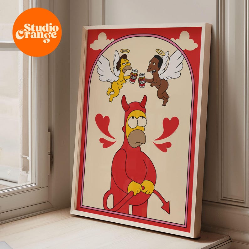 K&ouml;nnte beinhalten: Eine gerahmte Illustration eines Comic-Charakters, der als Teufel mit einem roten Anzug und H&ouml;rnern verkleidet ist. Der Charakter h&auml;lt eine Heugabel. &Uuml;ber dem Charakter befinden sich zwei Comic-Charaktere mit Heiligenscheinen und Fl&uuml;geln, die Bierdosen halten. Die Illustration ist auf einem cremefarbenen Hintergrund mit rosa Herzen.