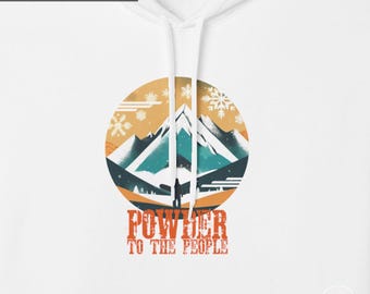 Può includere: Felpa con cappuccio bianca con una grafica di una catena montuosa con fiocchi di neve e il testo "POWDER TO THE PEOPLE" in arancione.