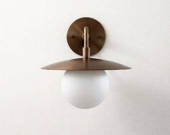Mid Century Brass Wall Sconce -- Solid Brass Lamp -- Vintage Bathroom Vanity Light. No.0156