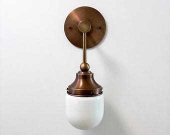 Mid Century Brass Wall Sconce -- Vintage Bathroom Vanity Bedroom Light. No.0161