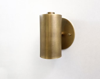 Aplique de pared fijo de latón macizo - Iluminación moderna de mediados de siglo. N.° 0170