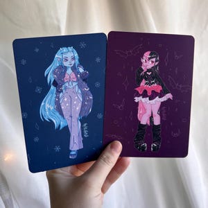 Draculaura/ Abbey Bominable Print | Monster High