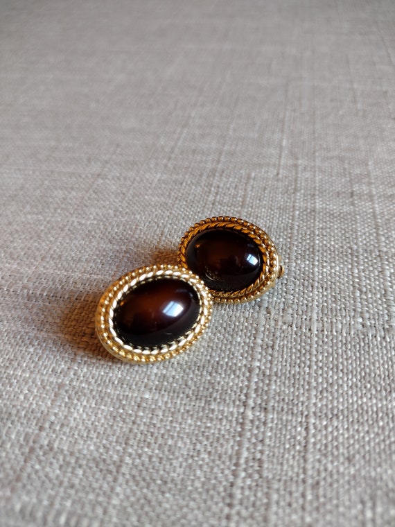Oval Gold tone CLIP ON earrings - image 1