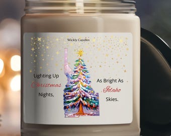 Candela natalizia dell'Idaho - Candela profumata alla soia per le feste, regalo di Natale, decorazione natalizia in barattolo bianco, regalo e decorazione natalizia per l'orgoglio dello Stato