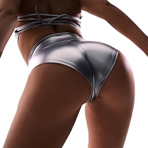 Pantaloncini da ballo in lattice argentato | Pantaloncini lucidi a vita alta per rave e twerk | Abbigliamento da club cyber per pole dance e festival