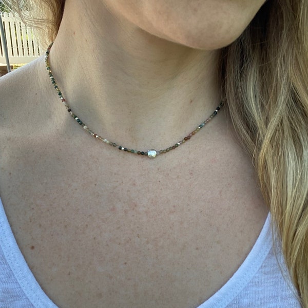 Dunne kralen ketting, Jasper ketting, eenvoudige sierlijke ketting, minimalistische sieraden, choker ketting, gelaagdheid ketting, zaad kralen ketting