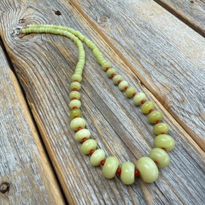 Green Jade and Red Coral Necklace – Graduated Gemstone Beads, Handmade Statement Jewelry Gift for Her, Natural Stone Beaded Necklace