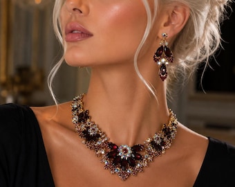 Conjunto de joyas de cristal marrón, collar y pendientes llamativos, joyas florales doradas, conjunto de lujo para novias de noche, regalo ideal.