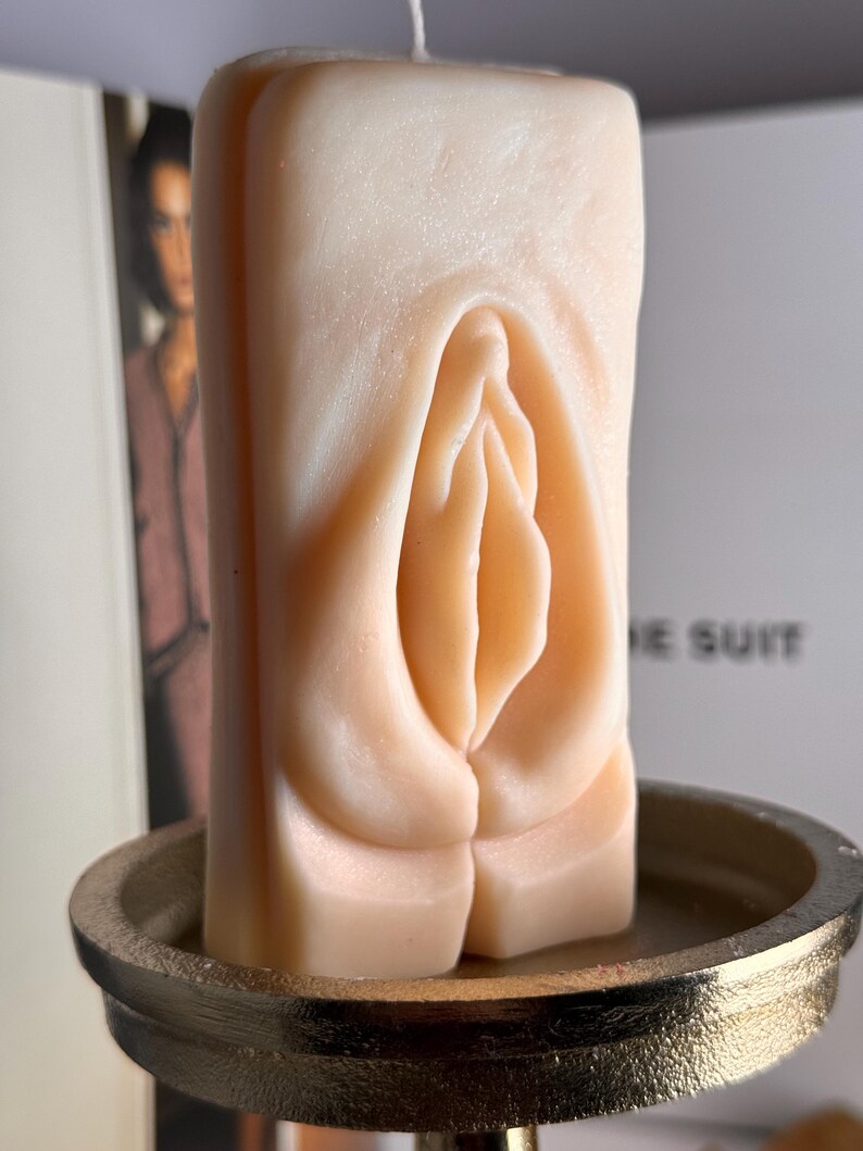 Vagina candle, vulva candle, funny candle gift, joke, funny gag gift, bachelorette party decor, adult novelty gift, sexy candle, present image 3