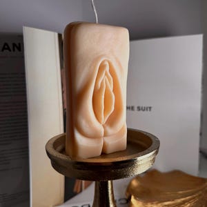 Vagina candle, vulva candle, funny candle gift, joke, funny gag gift, bachelorette party decor, adult novelty gift, sexy candle, present image 1