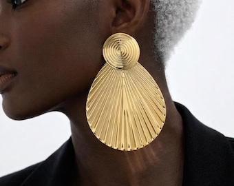 Gold Statement Drop Earrings, Large Fan Earrings, Bold Dangle Jewelry, Trendy Hammered Gold Earrings, Fashion Gift for Her, Modern Style