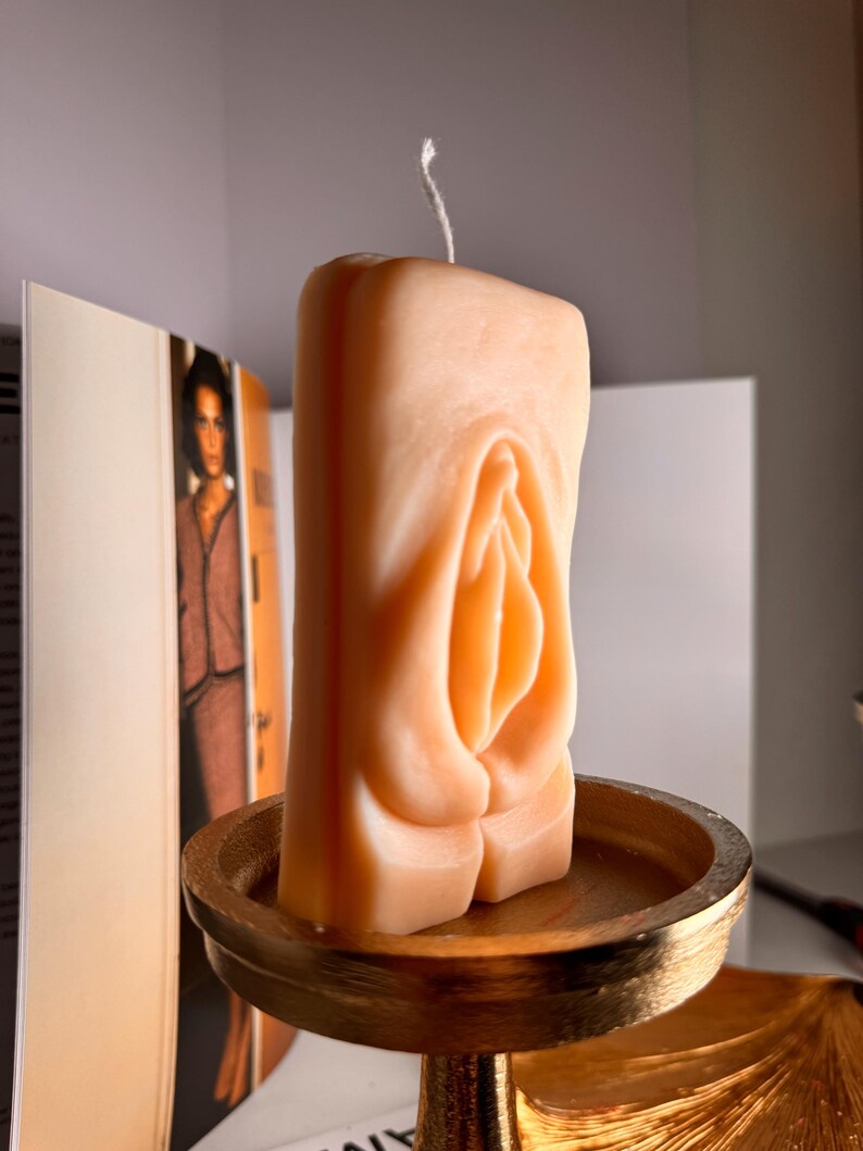 Vagina candle, vulva candle, funny candle gift, joke, funny gag gift, bachelorette party decor, adult novelty gift, sexy candle, present image 7