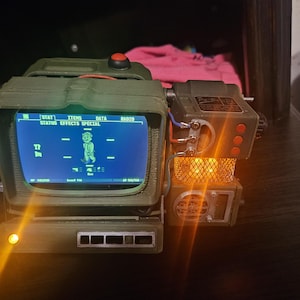 Pip-Boy 2000 Mk VI Fallout 76 機能コスプレ小道具 3D 印刷ファイル - Raspberry Pi 用