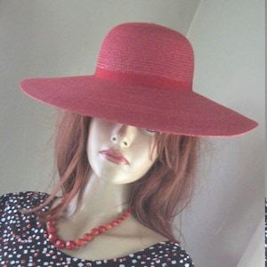 1940s 1950s Style Vintage Natural Red Straw Wide Brimmed Mysterious Hat One Size Simple Classic Elegant