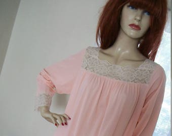 Victorian Edwardian Style Vintage Rutledge Soft Peach Nightgown Lace Trim Size M