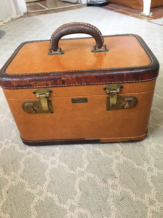 Vintage 1940s Brown ACE Lite California Train Case