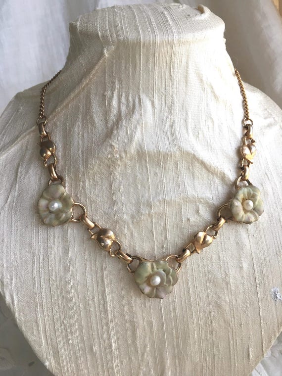 Vintage Enamel Flower Choker: 1940s Pearl Center … - image 1